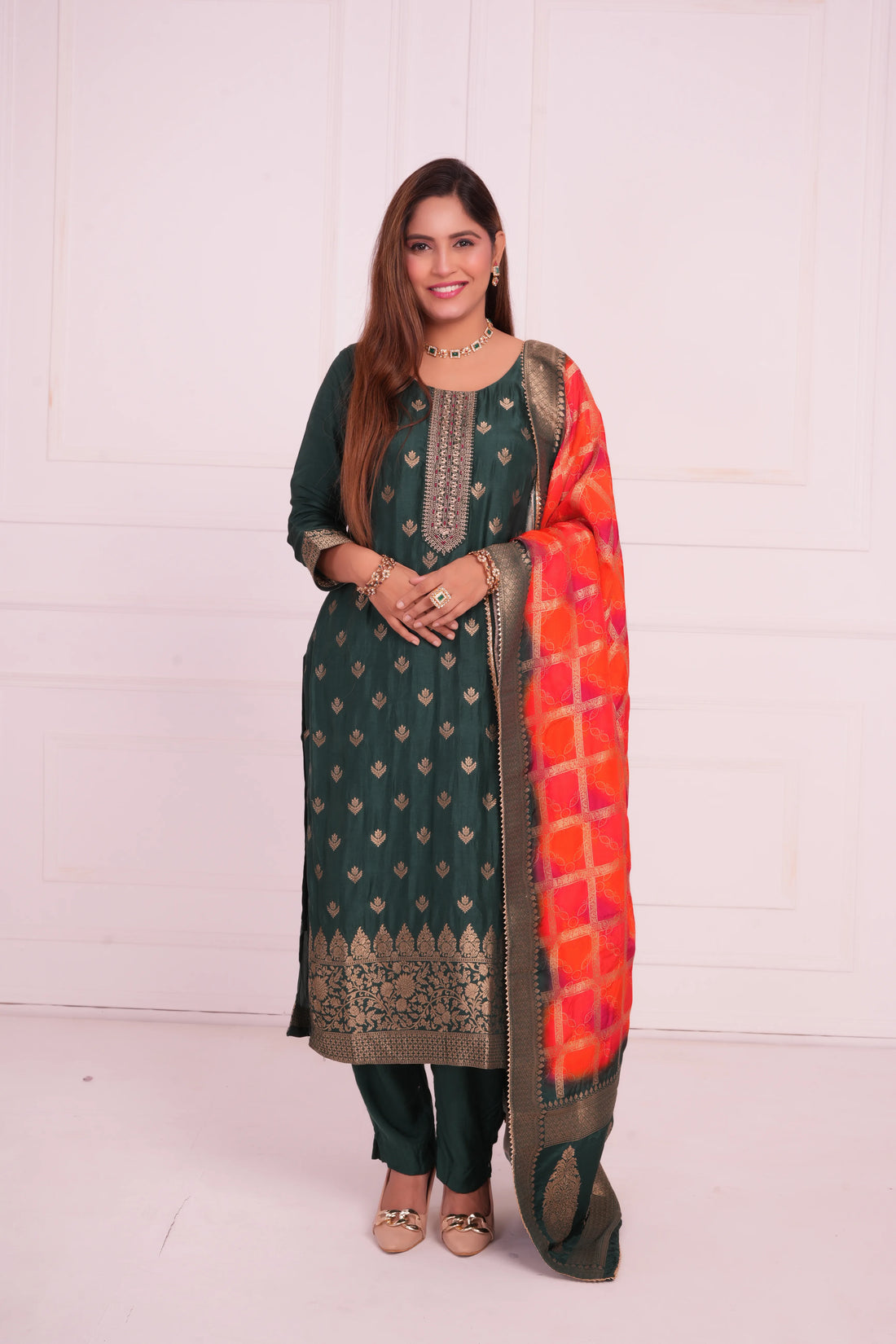Women Ethnic Motifs and Zari Embroidered Kurta with Trouser & Banarsi Dupatta
