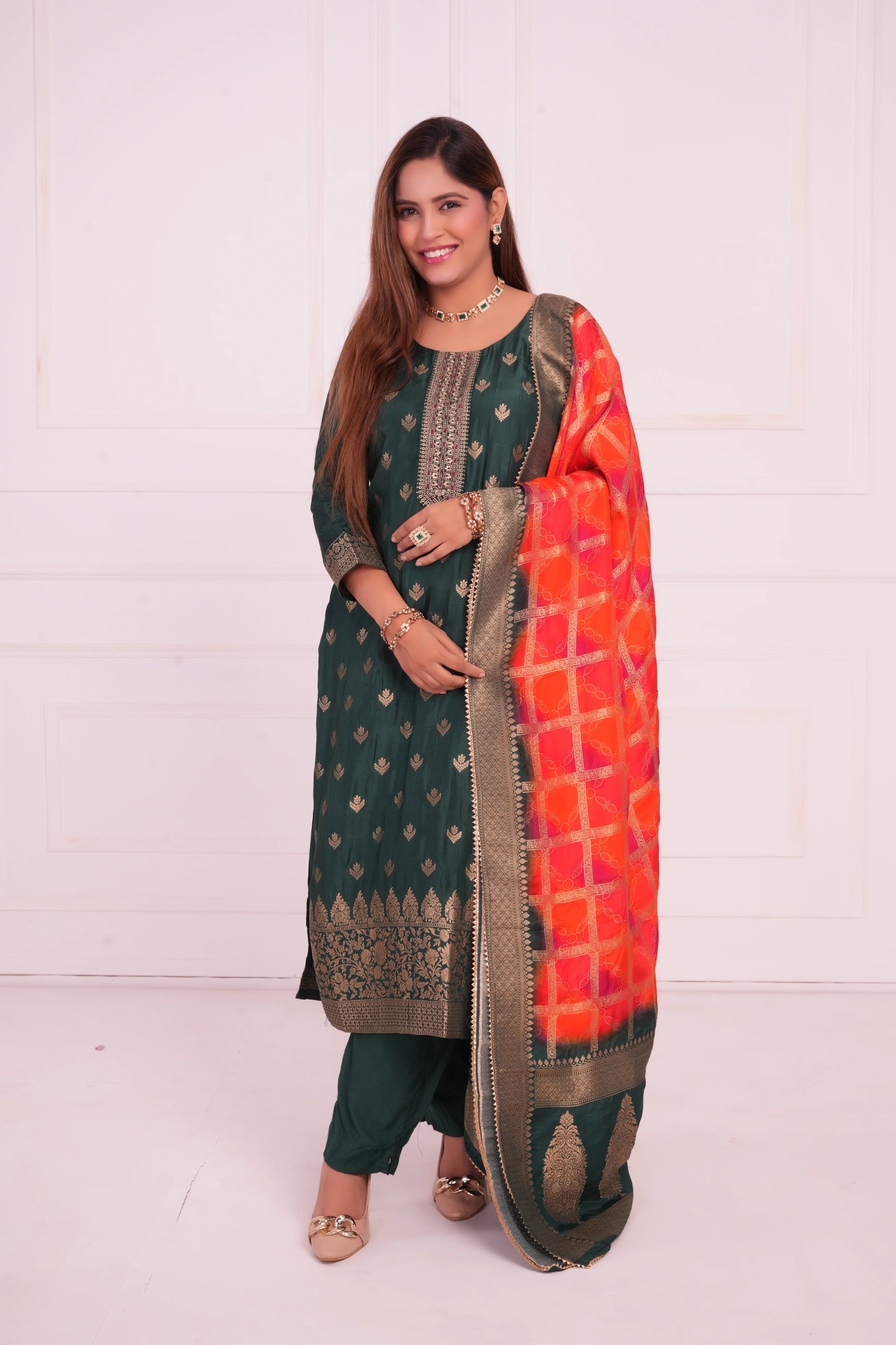 Women Ethnic Motifs and Zari Embroidered Kurta with Trouser & Banarsi Dupatta