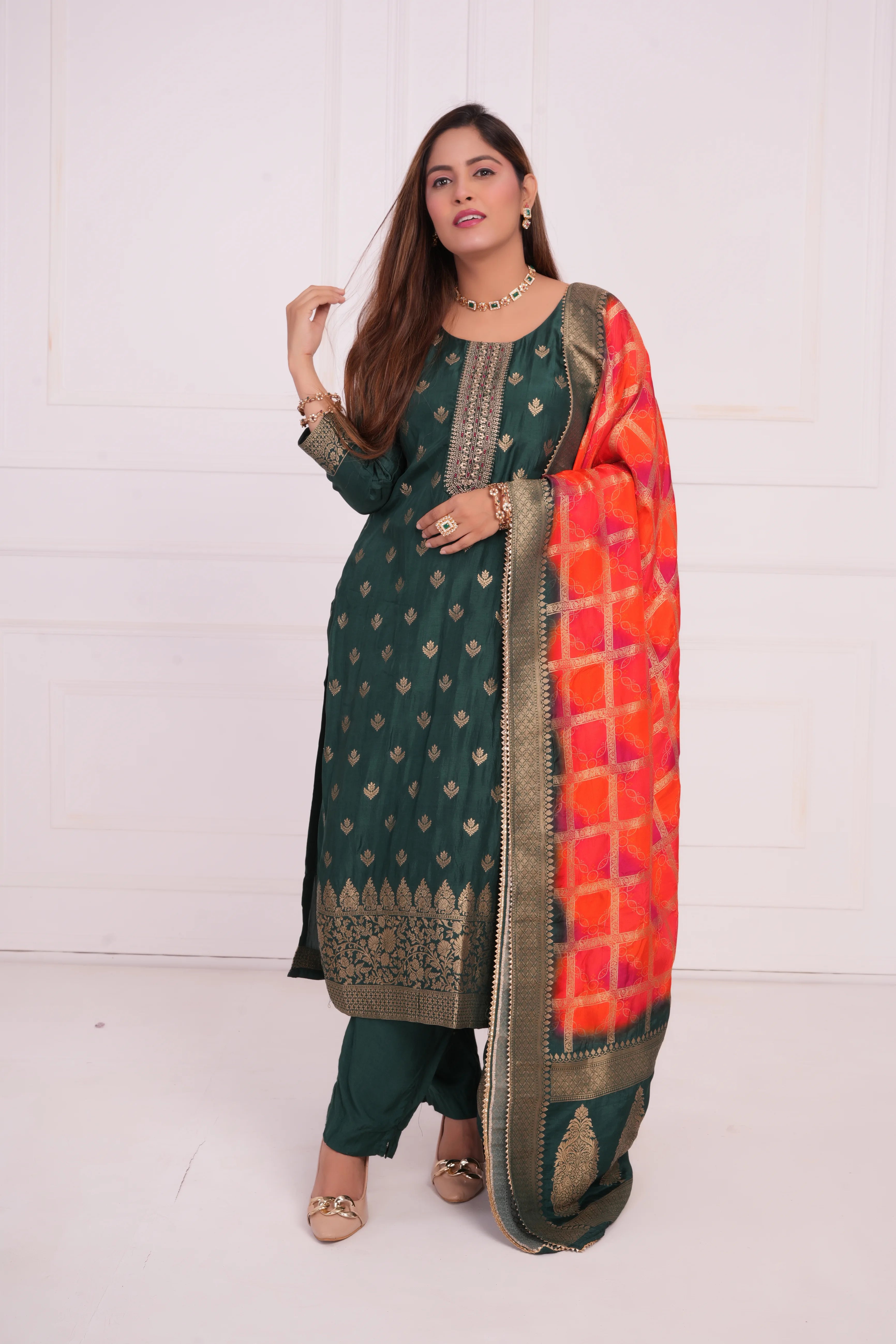 Women Ethnic Motifs and Zari Embroidered Kurta with Trouser & Banarsi Dupatta
