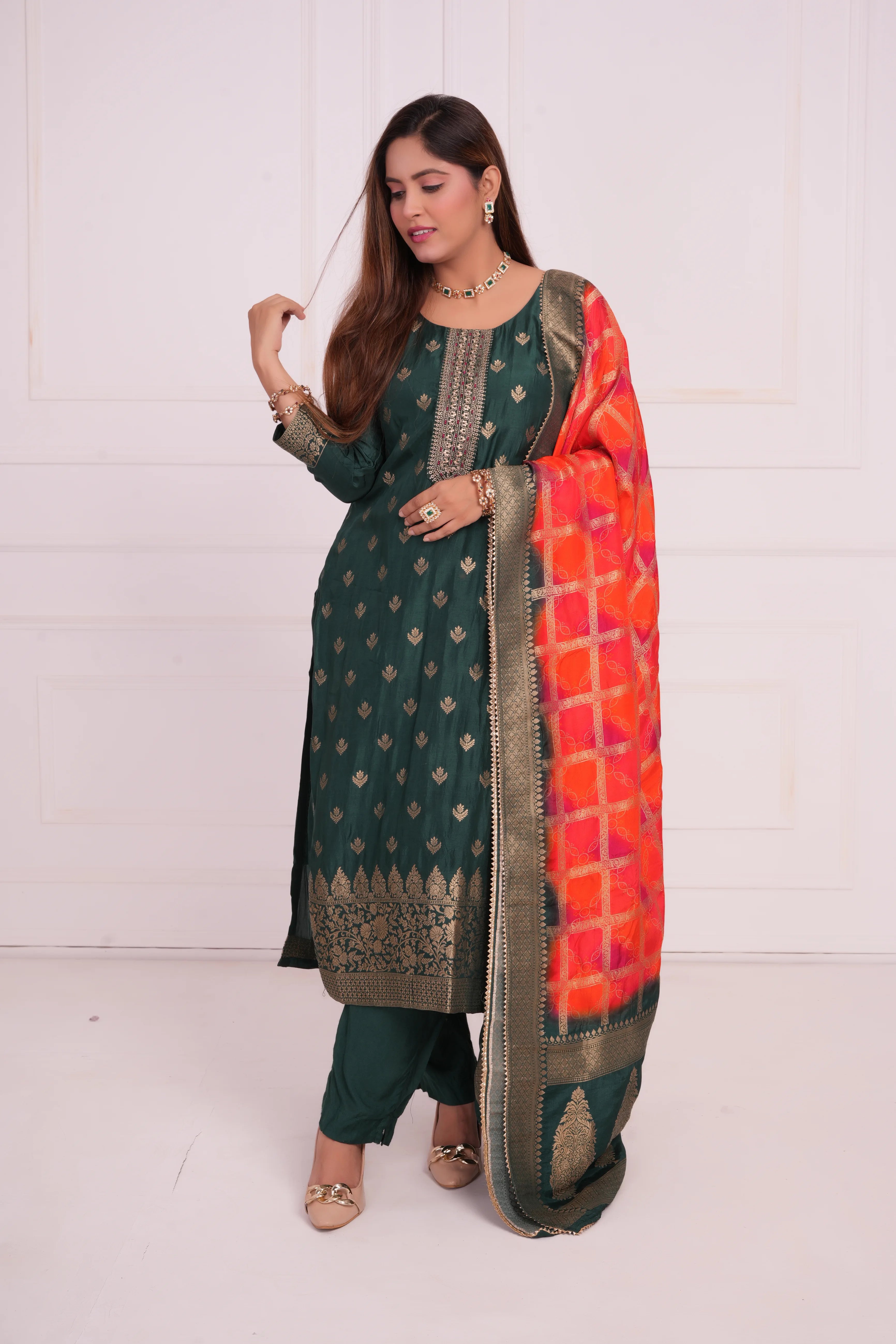 Women Ethnic Motifs and Zari Embroidered Kurta with Trouser & Banarsi Dupatta