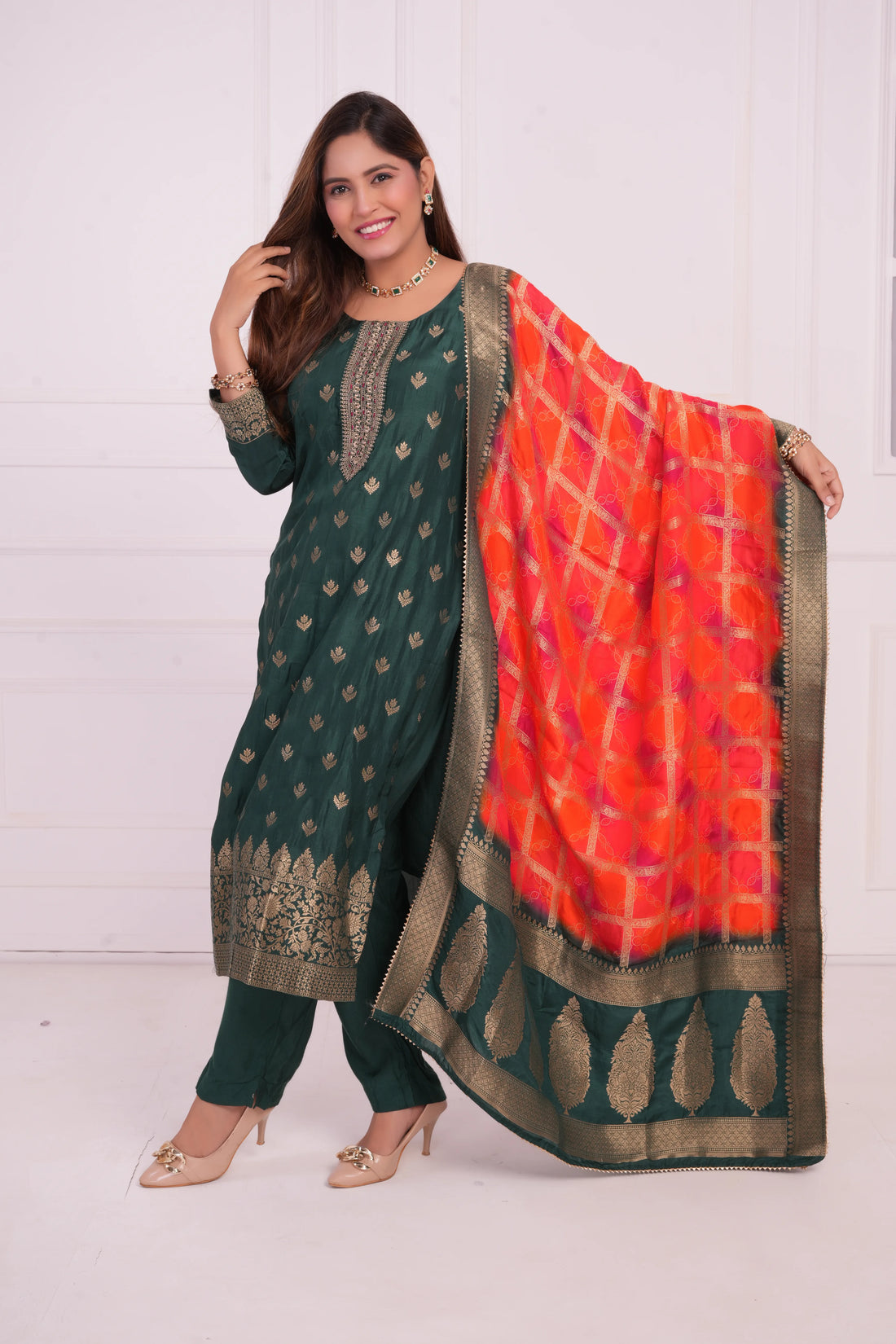 Women Ethnic Motifs and Zari Embroidered Kurta with Trouser & Banarsi Dupatta