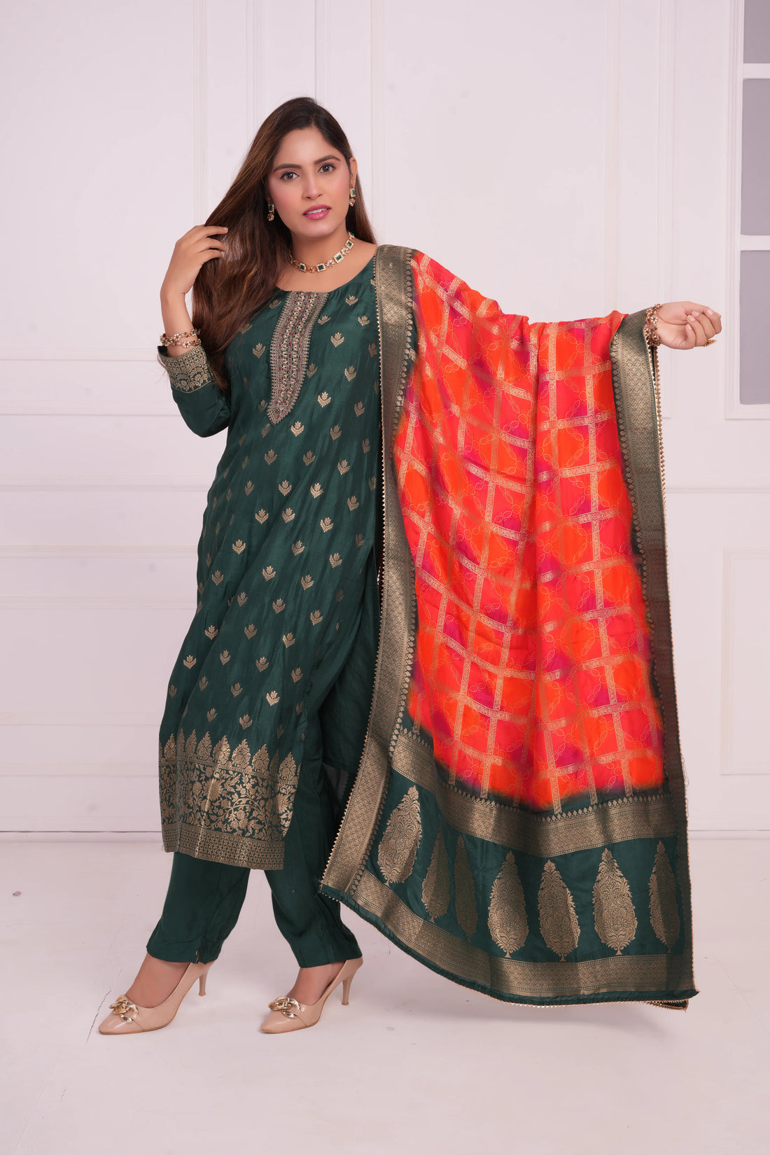 Women Ethnic Motifs and Zari Embroidered Kurta with Trouser & Banarsi Dupatta